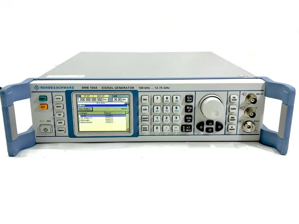 ROHDE & SCHWARZ R&S SMB100A 100kHz à 12.75GHz Générateur de signaux RF et micro-ondes Options B1H/B112 - Reconditionné